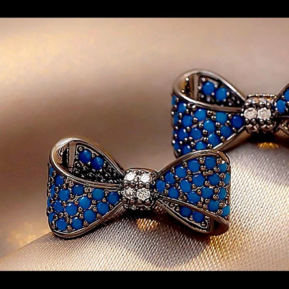 Kate Spade rare blue rhinestone bow stud earring